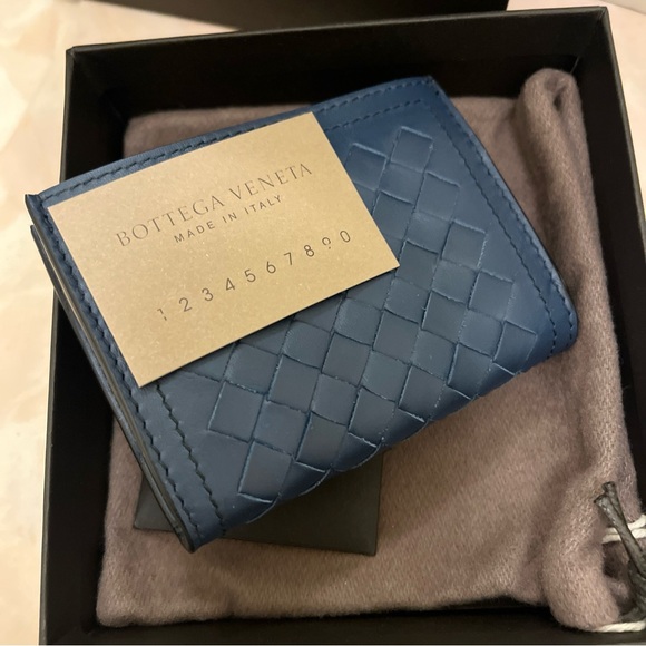 Bottega Venetia Intracciato Leather Wallet NIB - Picture 5 of 8